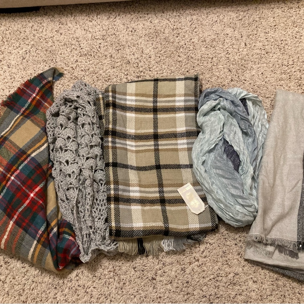 Scarf Lot